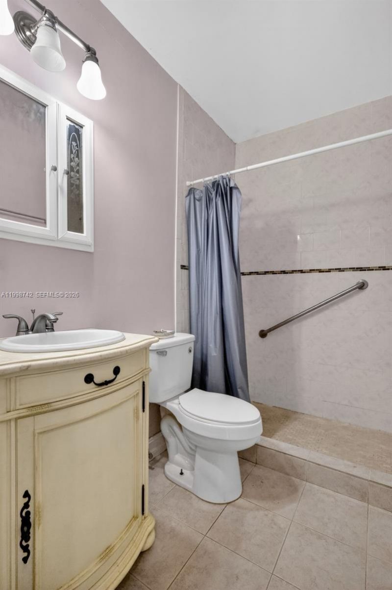 733 W 33rd St, Hialeah, FL 33012 Photo