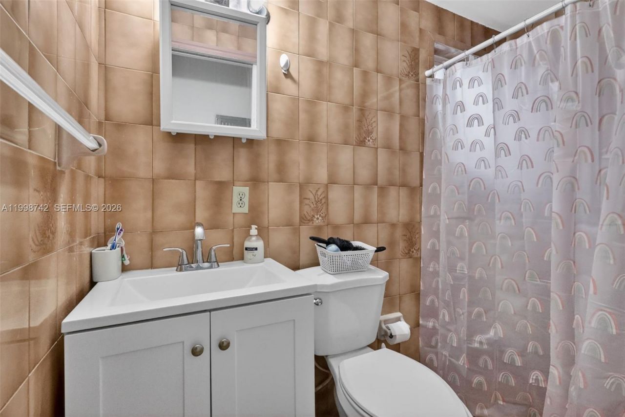 733 W 33rd St , Hialeah, FL 33012 Photo