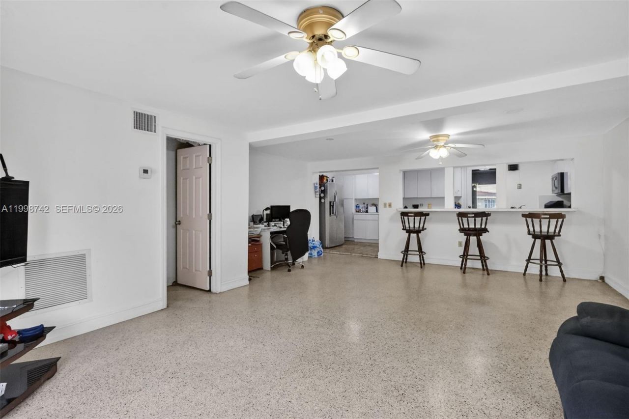733 W 33rd St, Hialeah, FL 33012 Photo