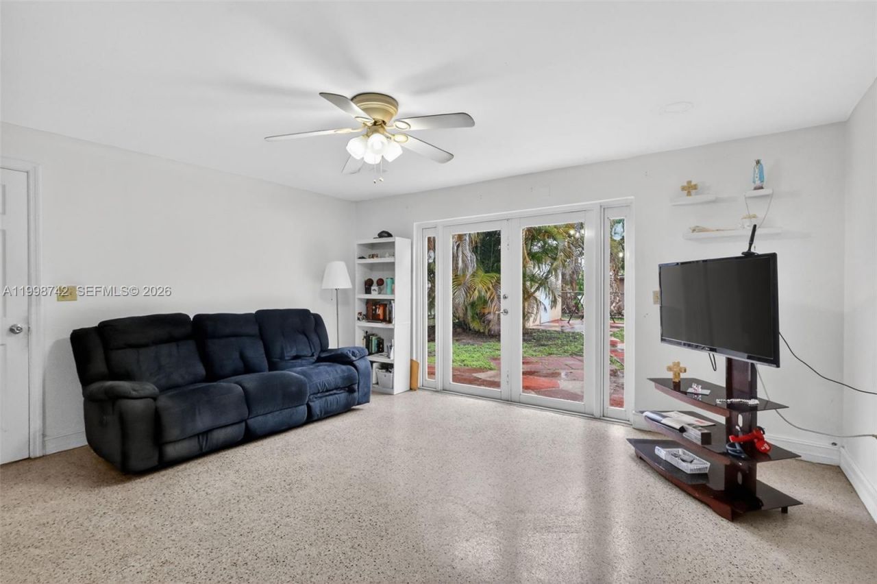 733 W 33rd St, Hialeah, FL 33012 Photo