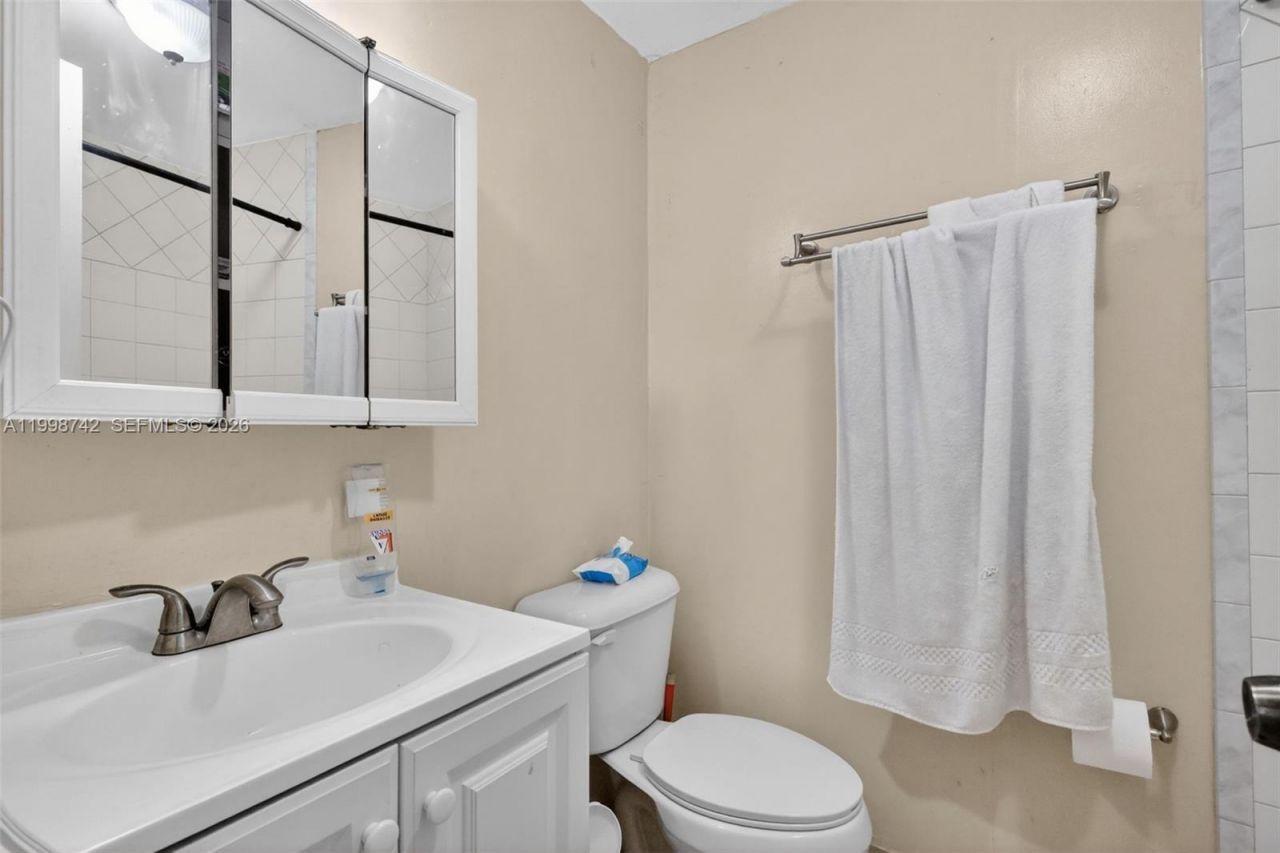 733 W 33rd St, Hialeah, FL 33012 Photo