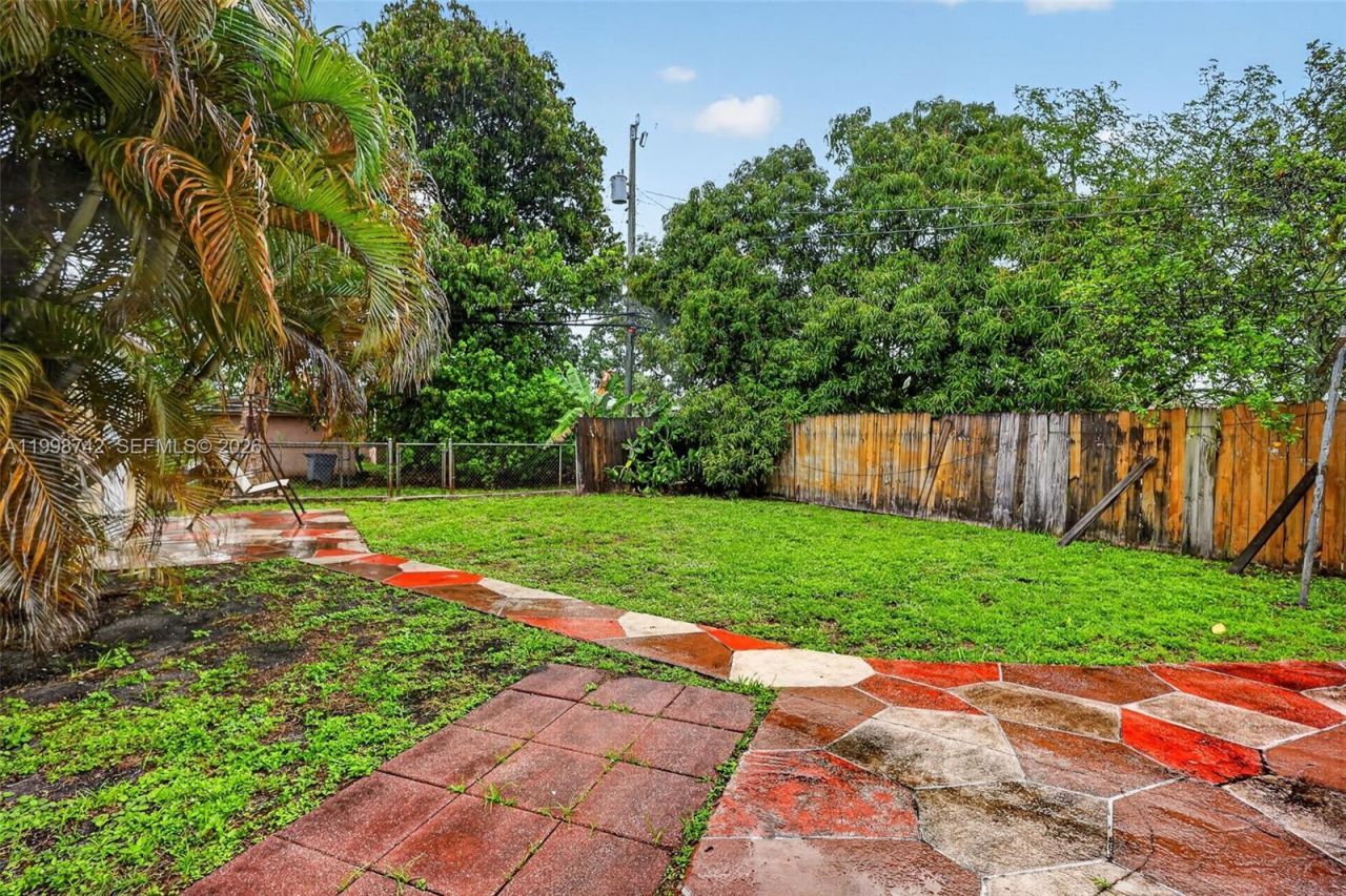 733 W 33rd St, Hialeah, FL 33012 Photo