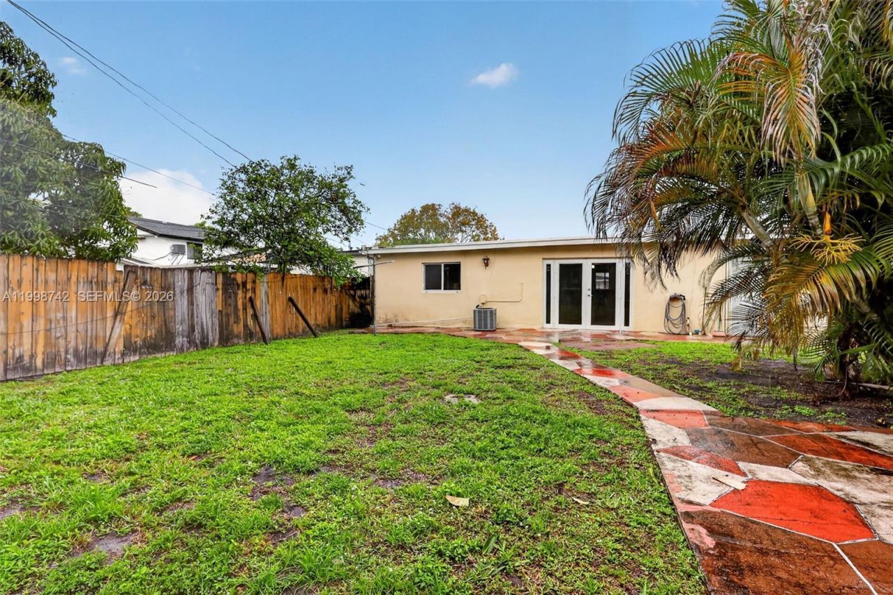 733 W 33rd St, Hialeah, FL 33012 Photo