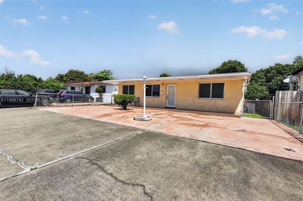733 W 33rd St, Hialeah, FL 33012 Photo