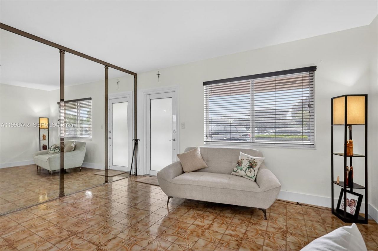 733 W 33rd St, Hialeah, FL 33012 Photo