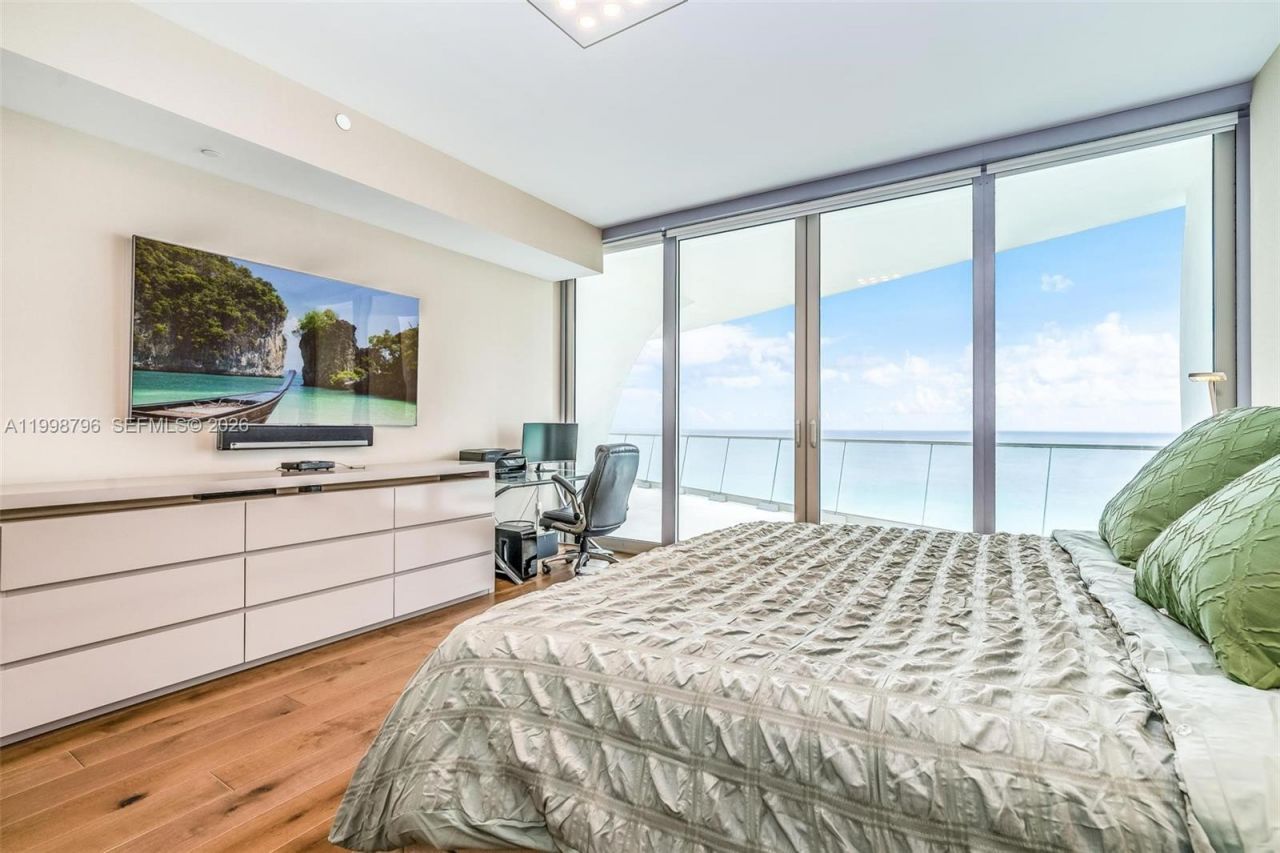 16901 Collins Ave, Unit 903, Sunny Isles Beach, FL 33160 Photo