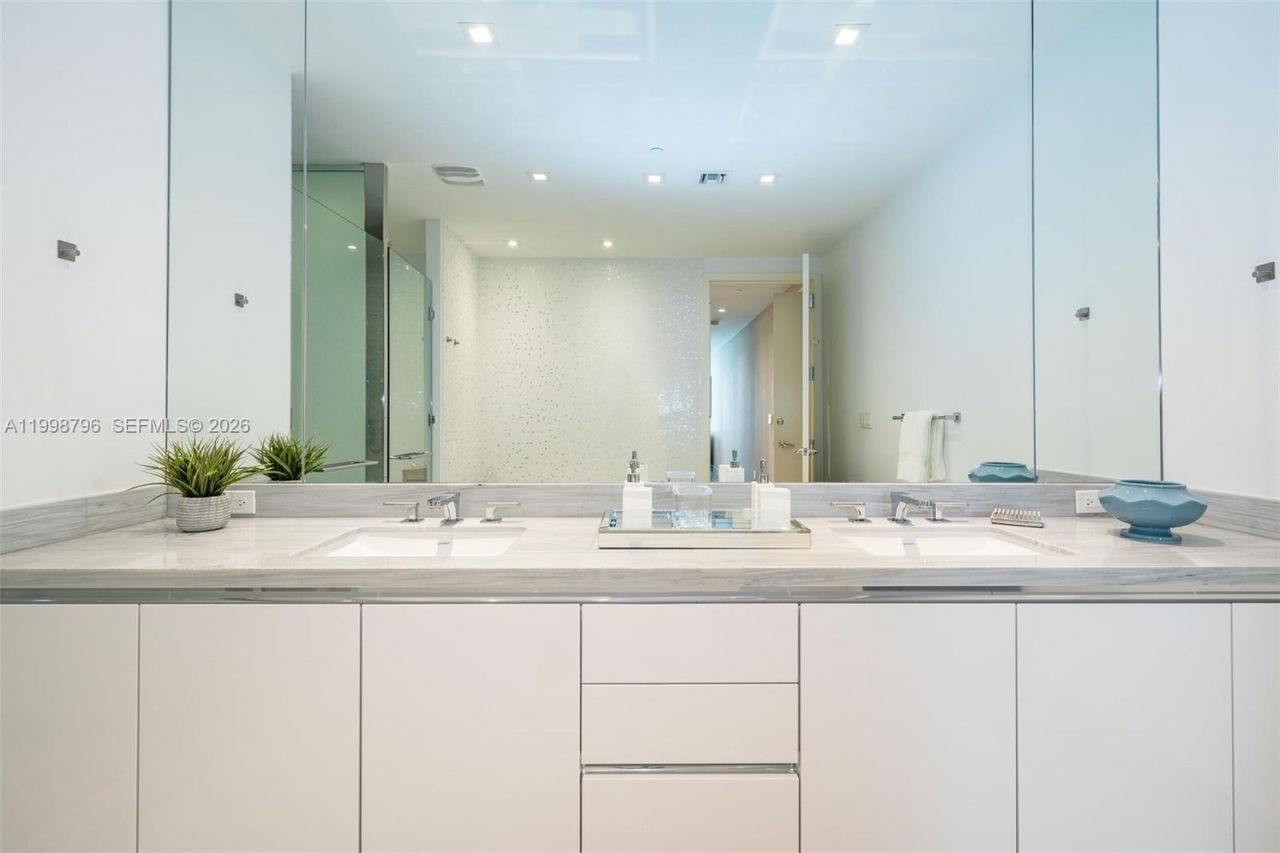 16901 Collins Ave, Unit 903, Sunny Isles Beach, FL 33160 Photo