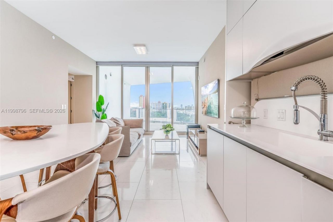 16901 Collins Ave, Unit 903, Sunny Isles Beach, FL 33160 Photo