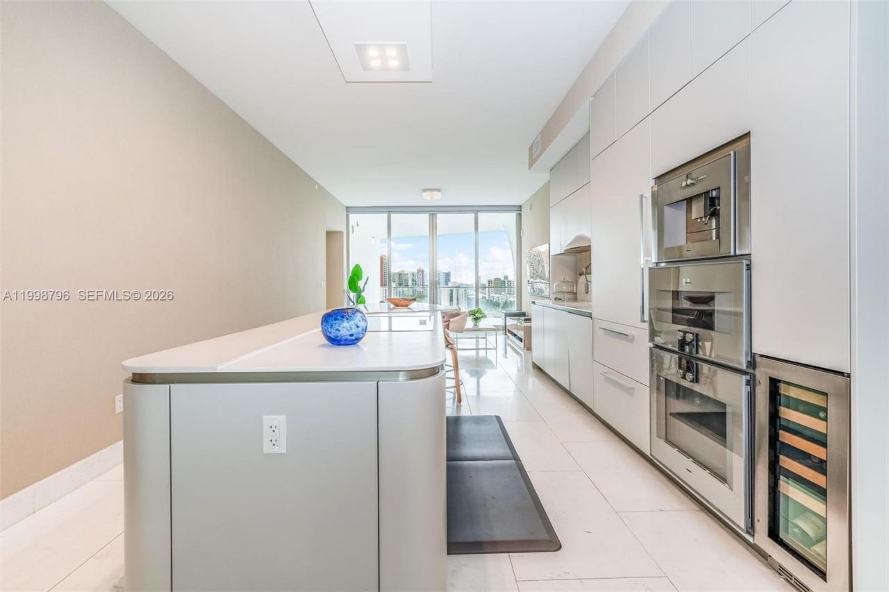 16901 Collins Ave, Unit 903, Sunny Isles Beach, FL 33160 Photo