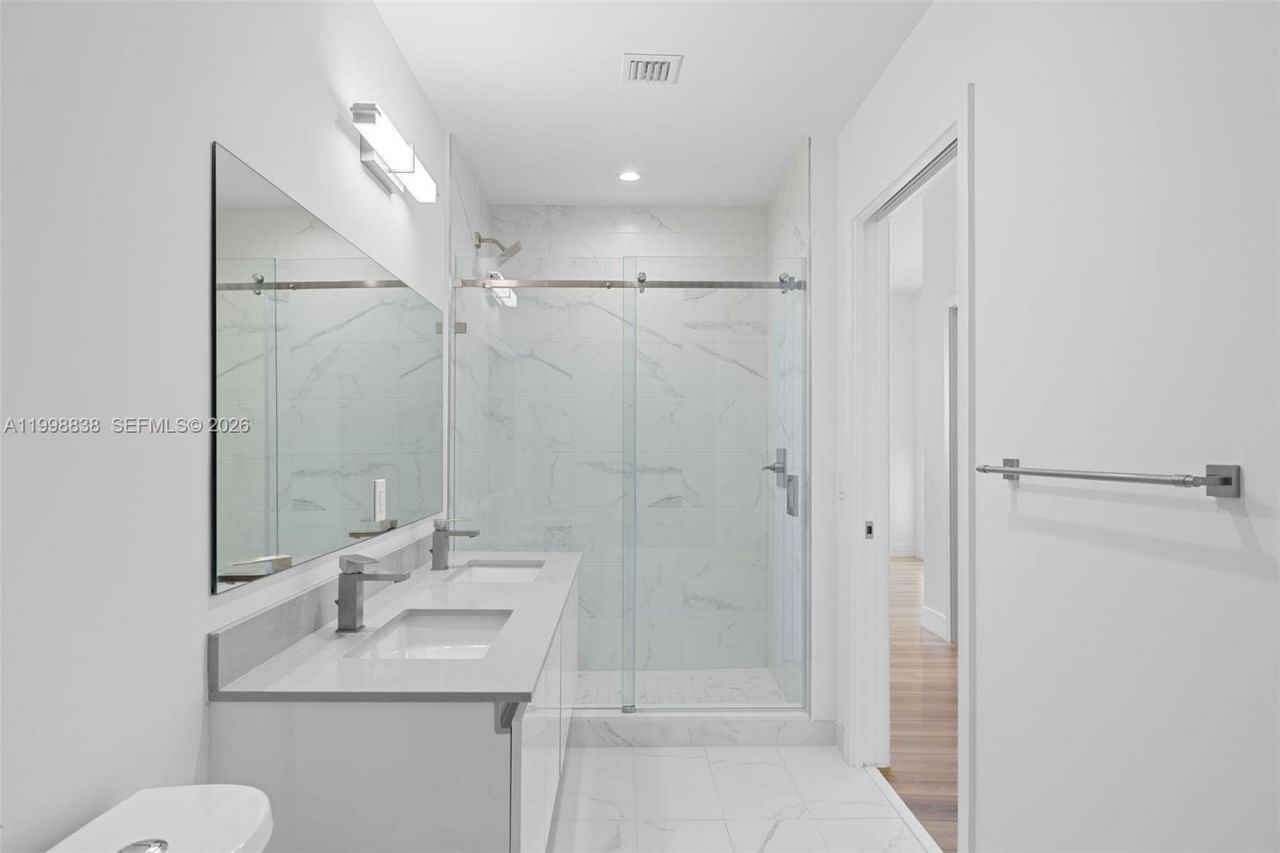 101 Diplomat Pkwy, Unit 1201, Hallandale Beach, FL 33009 Photo