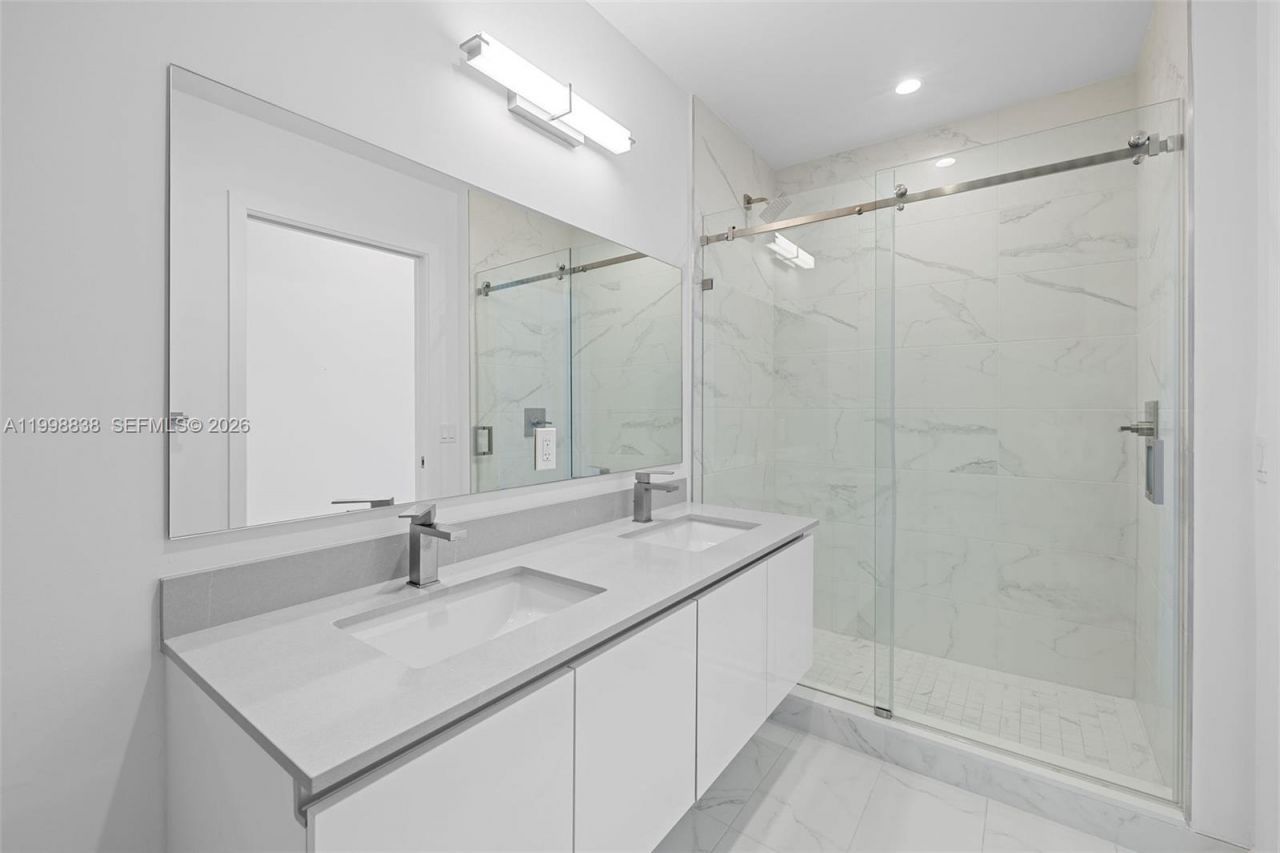 101 Diplomat Pkwy, Unit 1201, Hallandale Beach, FL 33009 Photo