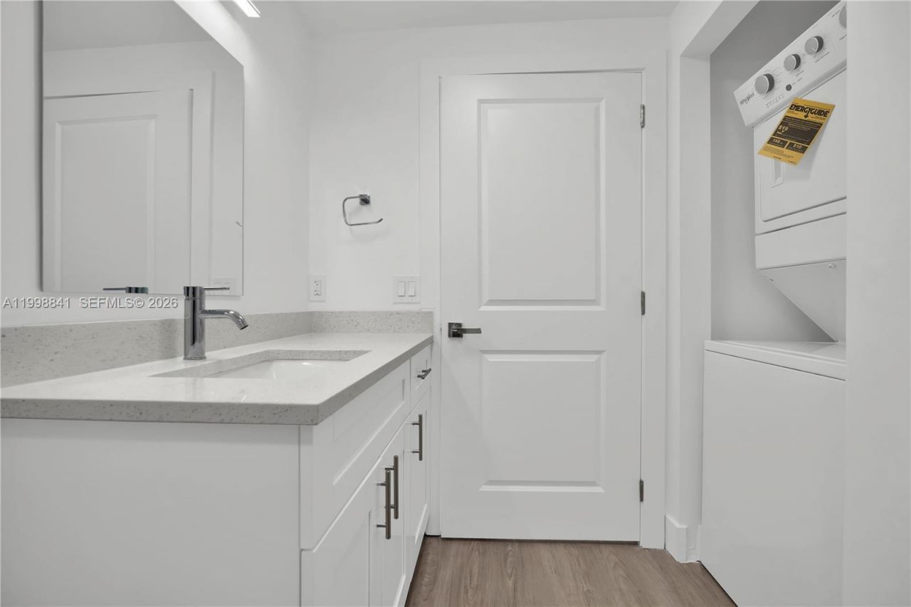 1620 NW 18th St, Unit 305, Miami, FL 33125 Photo