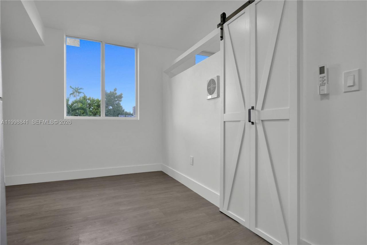 1620 NW 18th St, Unit 305, Miami, FL 33125 Photo