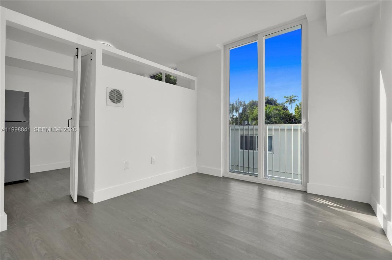 1620 NW 18th St, Unit 305, Miami, FL 33125 Photo