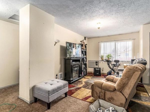 3024 N Hogan St, Spokane, WA 99207