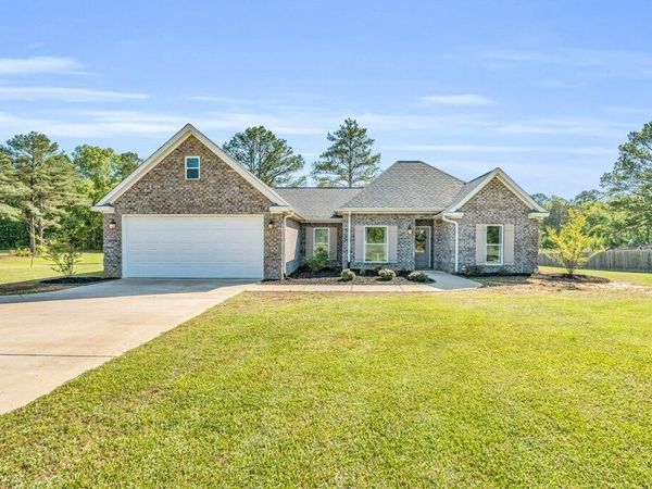 6480 Self Creek, Starkville, MS 39759