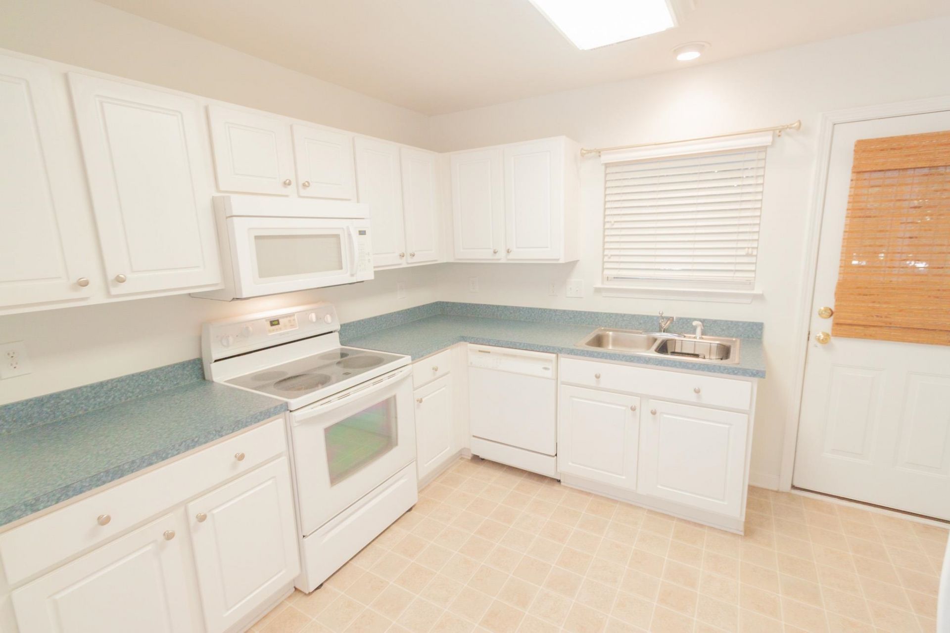 187 Madrid Dr. Photo 10