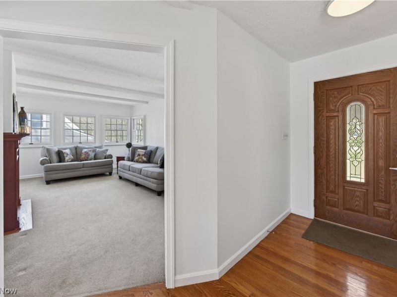 8253 Summit Drive, Chagrin Falls, OH 44023 Photo 3