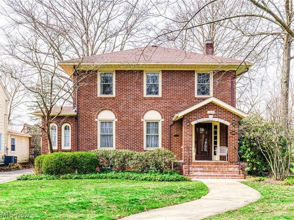 160 Castle Boulevard , Akron, OH 44313