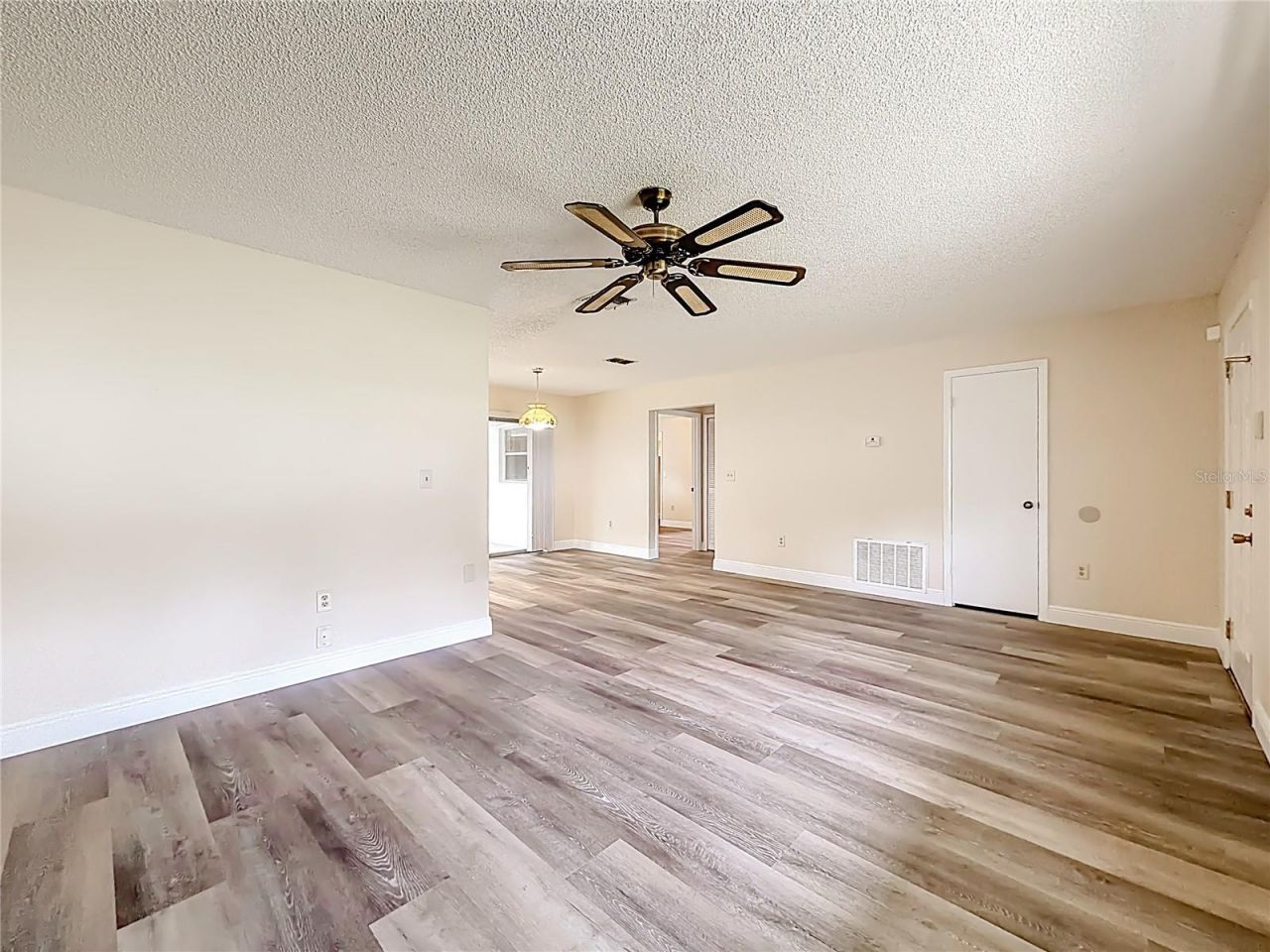 615 Third Avenue, Lady Lake, FL 32159 Photo