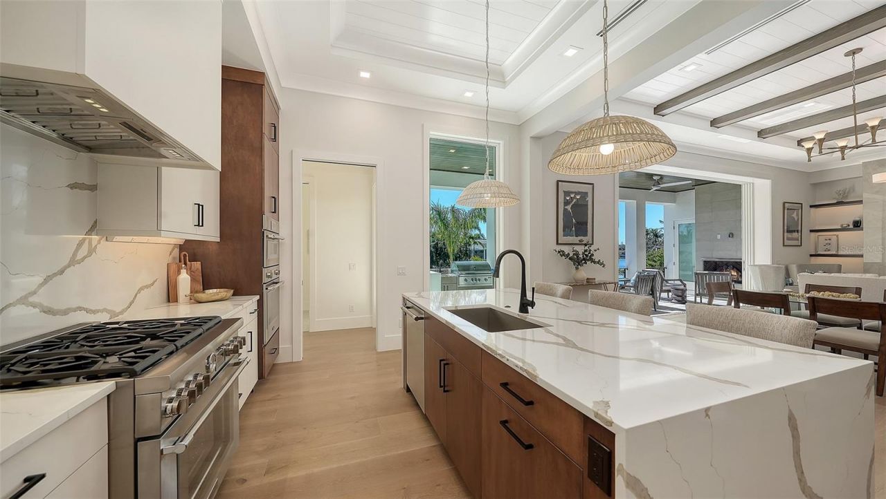 558 Venice Lane, Sarasota, FL 34242 Photo