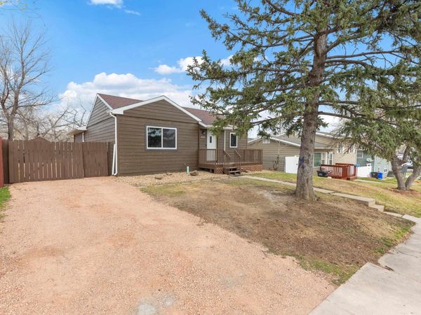 929 HALLEY AVE, RAPID CITY, SD 57701