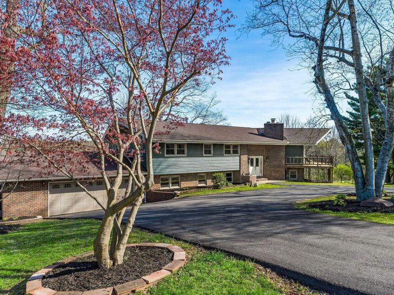 512 N Wooster Way NW, Lancaster, OH 43130 Photo 2