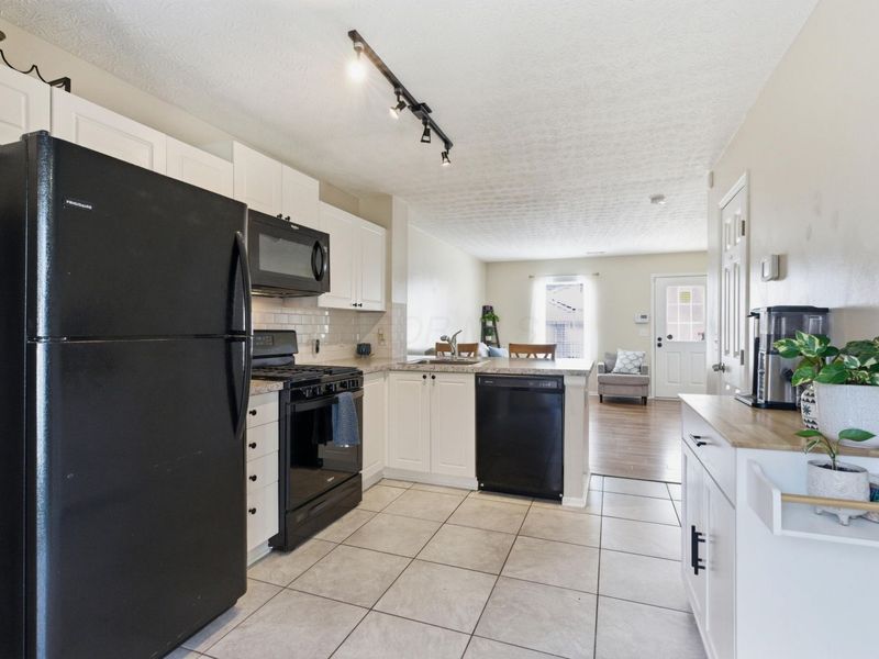 6014 Brice Park Drive, Unit 17B, Canal Winchester, OH 43110 Photo 10