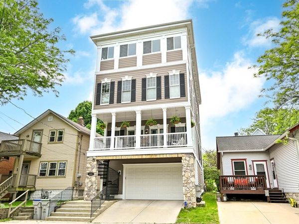 2425 S Superior STREET, Milwaukee, WI 53207