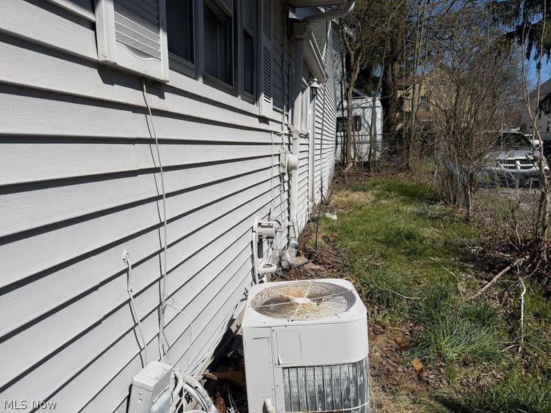 22 Uhler Avenue, Akron, OH 44310 Photo 5