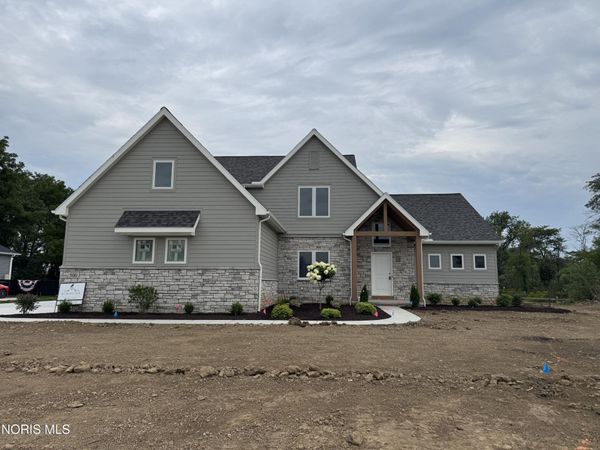 500 Chippewa Lane, Perrysburg, OH 43551