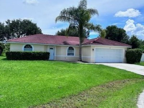 9 LYONS Place, Palm Coast, FL 32137