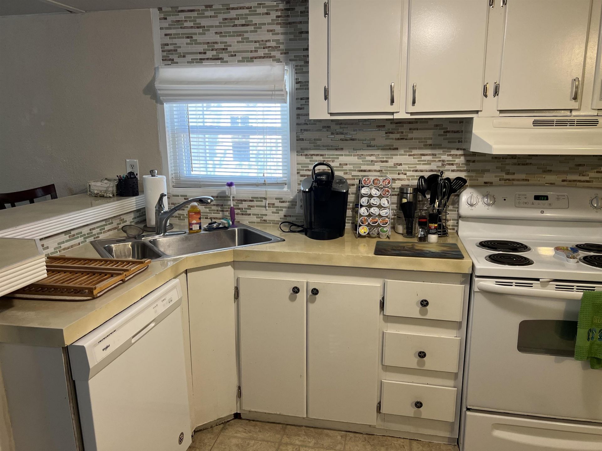 2720 Leo Dr. Photo 10