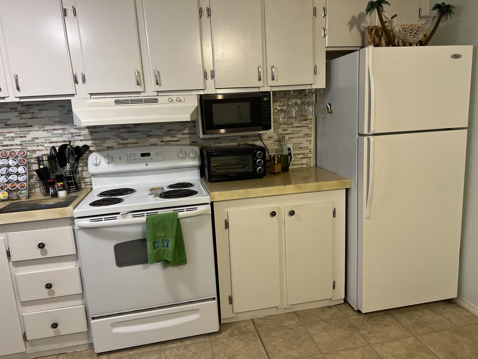 2720 Leo Dr. Photo 12