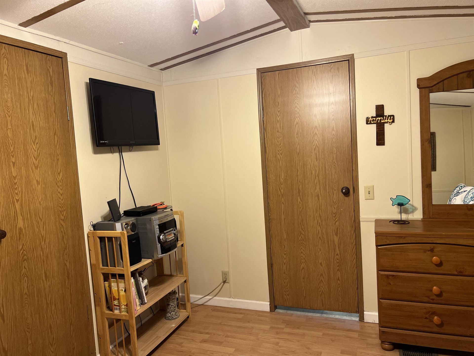 2720 Leo Dr. Photo 17