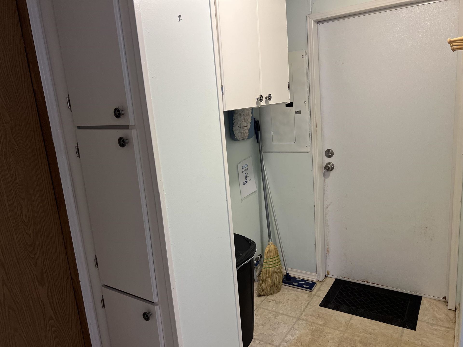 2720 Leo Dr. Photo 30