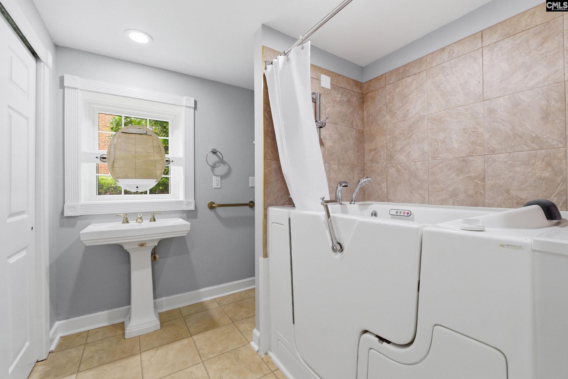 119 Heatherstone Road Photo 34