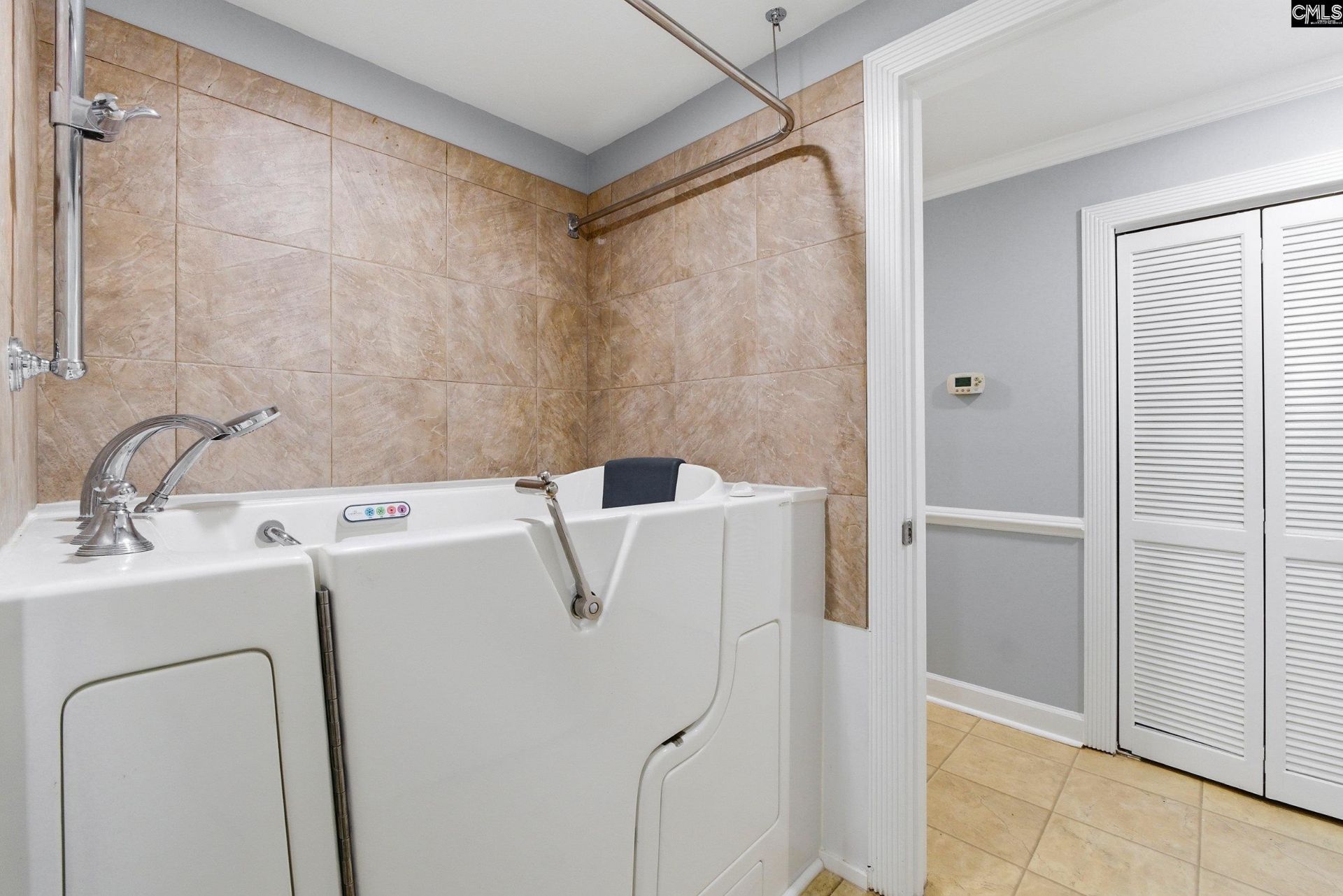 119 Heatherstone Road Photo 35