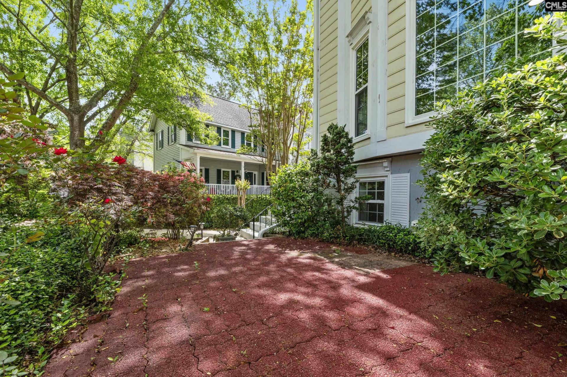 119 Heatherstone Road Photo 5