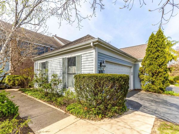 851 Sutton Court , Lincolnshire, IL 60069