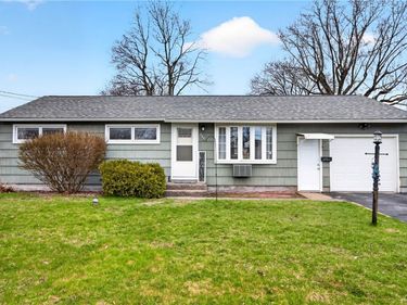 209 Lynnhaven Drive, Syracuse, NY 13212