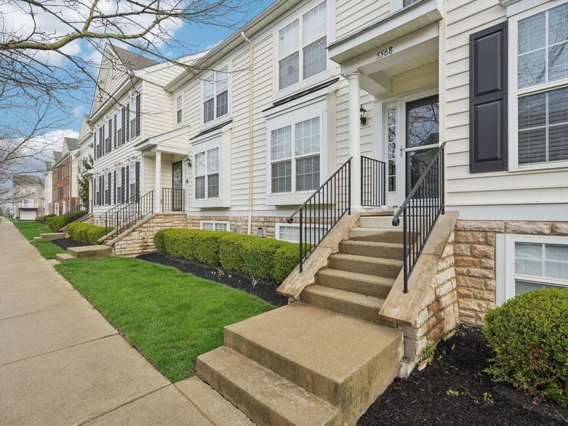 5568 Crystal Falls Street , Unit 66, Dublin, OH 43016 Photo 2