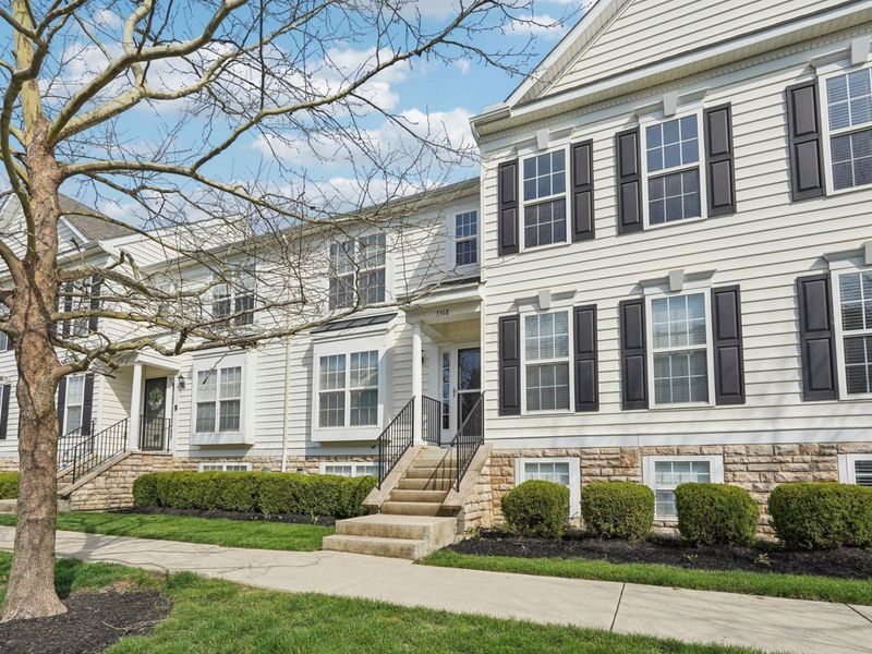 5568 Crystal Falls Street , Unit 66, Dublin, OH 43016 Photo 3