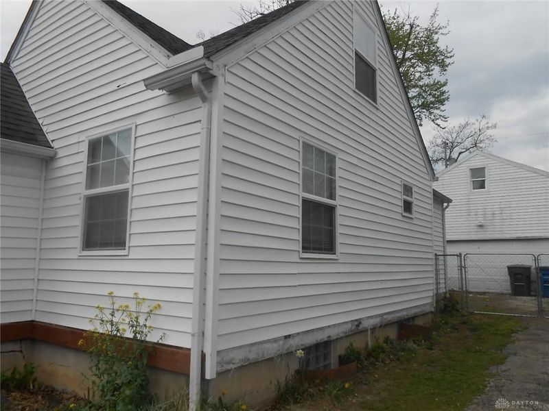 2055 Parkhill Drive, Dayton, OH 45406 Photo 6