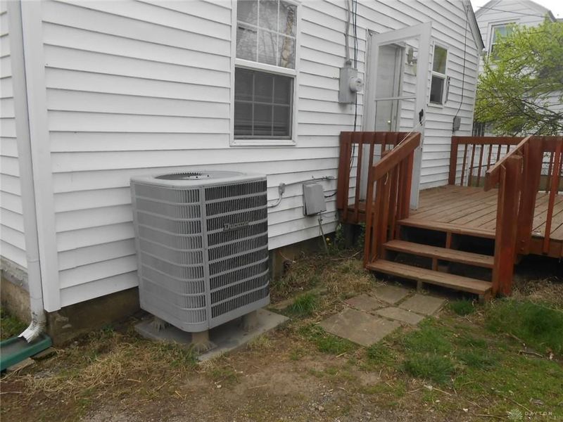 2055 Parkhill Drive, Dayton, OH 45406 Photo 8