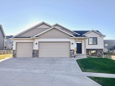 744 Towne Drive NE, Byron, MN 55920