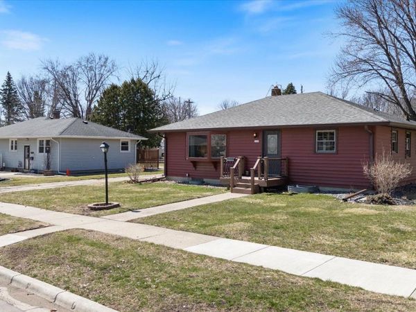 1605 Knight Avenue N, Glencoe, MN 55336