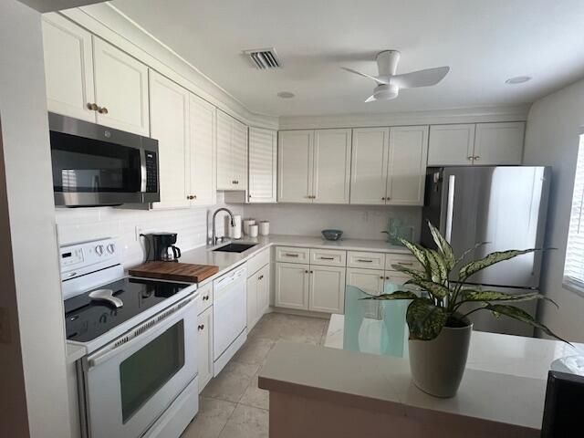27 Capri, Unit A, Delray Beach, FL 33484 Photo
