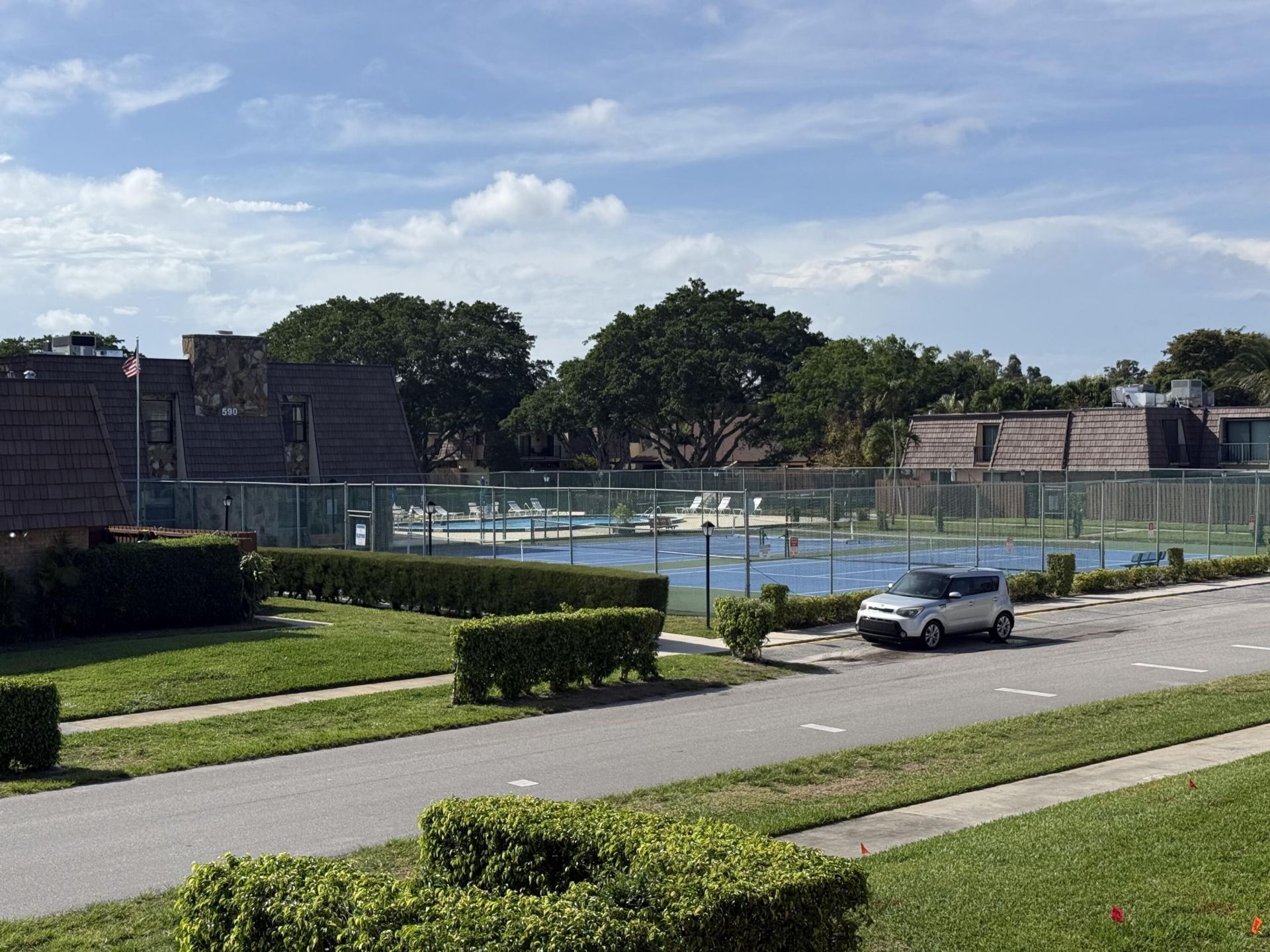 521 Springdale Circle, Palm Springs, FL 33461 Photo