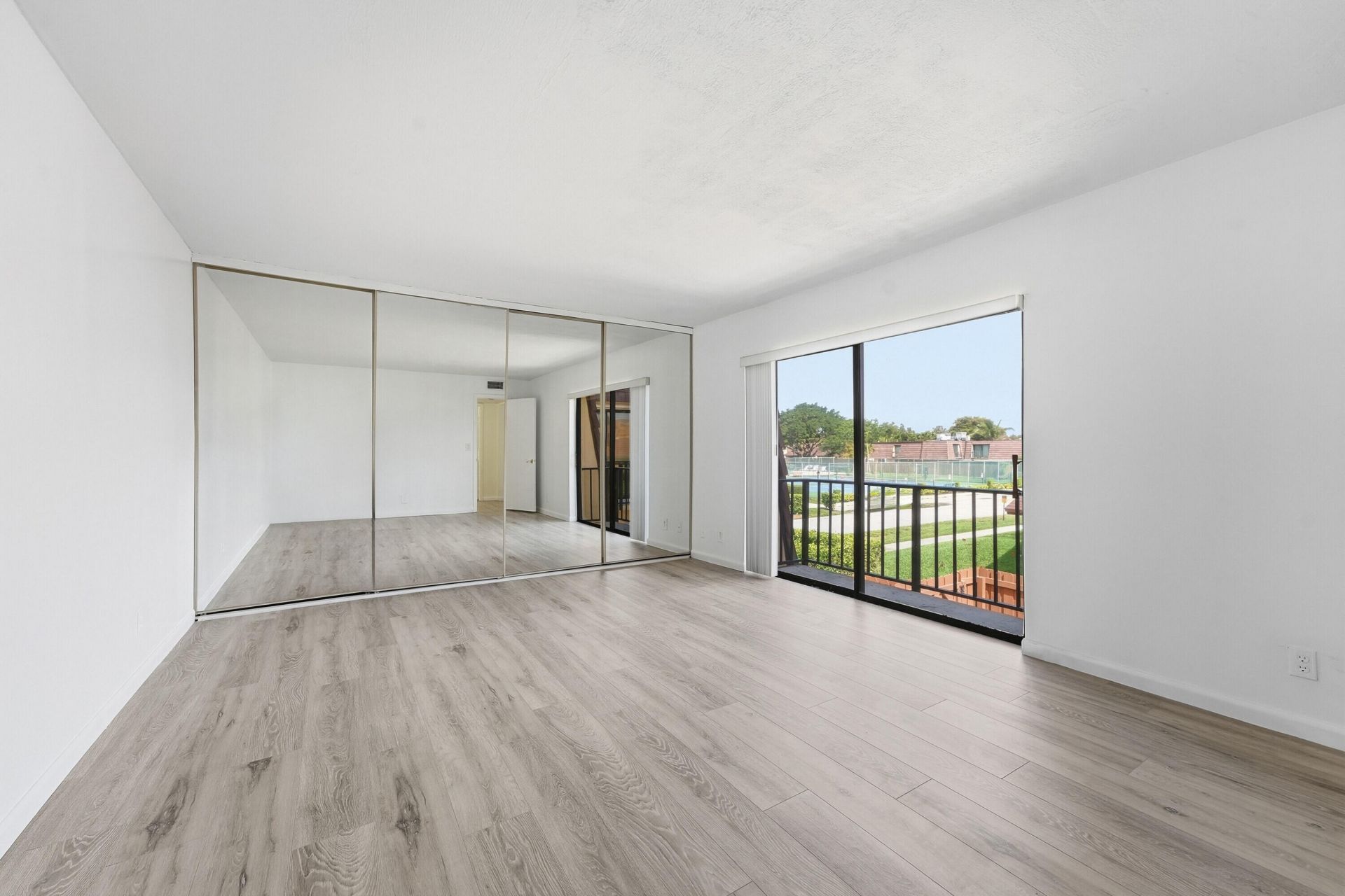 521 Springdale Circle, Palm Springs, FL 33461 Photo